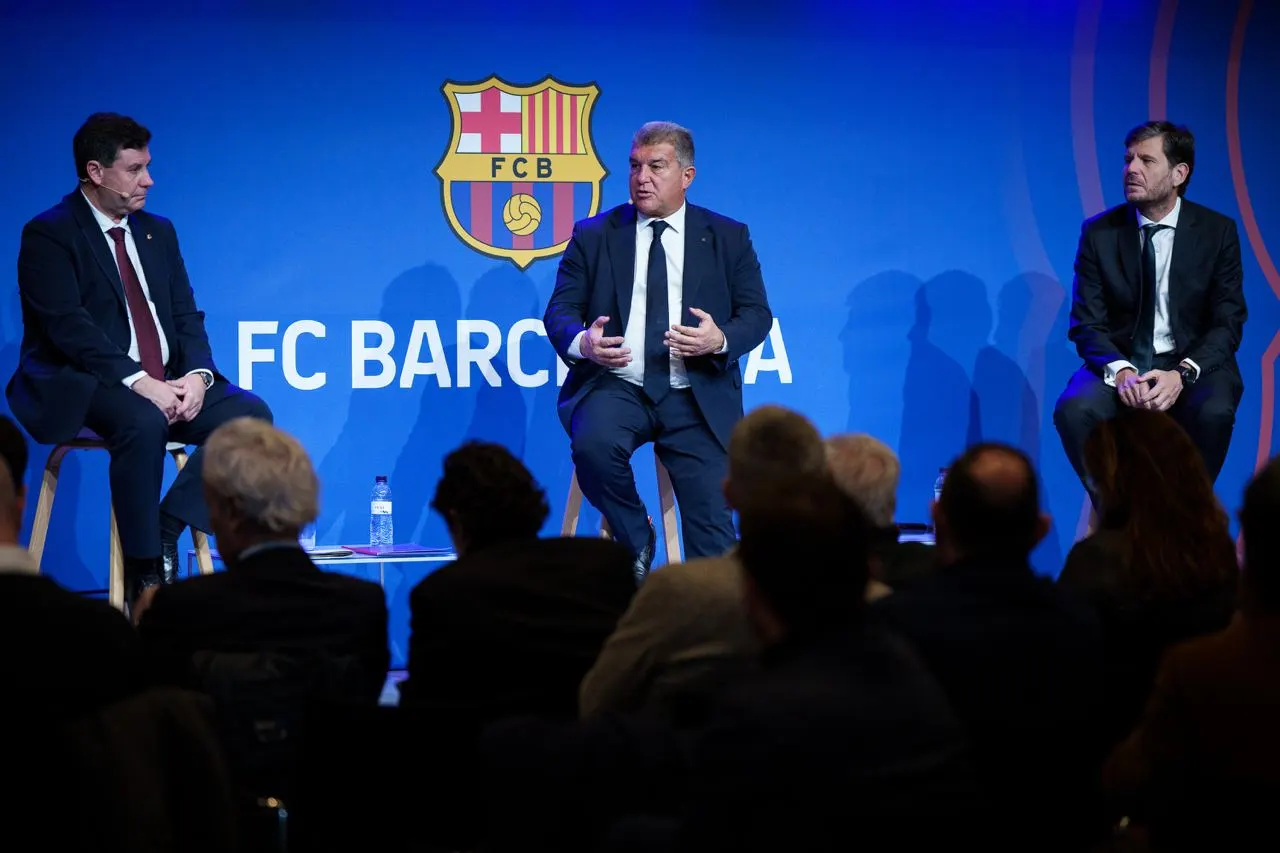 «Барса» обратиться в УЕФА с просьбой проверить ФФП «ПСЖ»